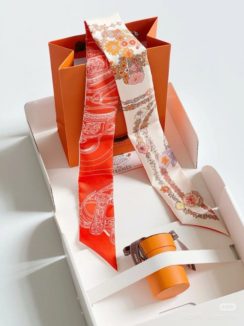 Seasonal Hermes Silk 272129
