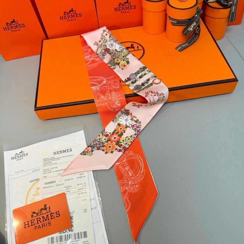 Seasonal Hermes Silk 272129
