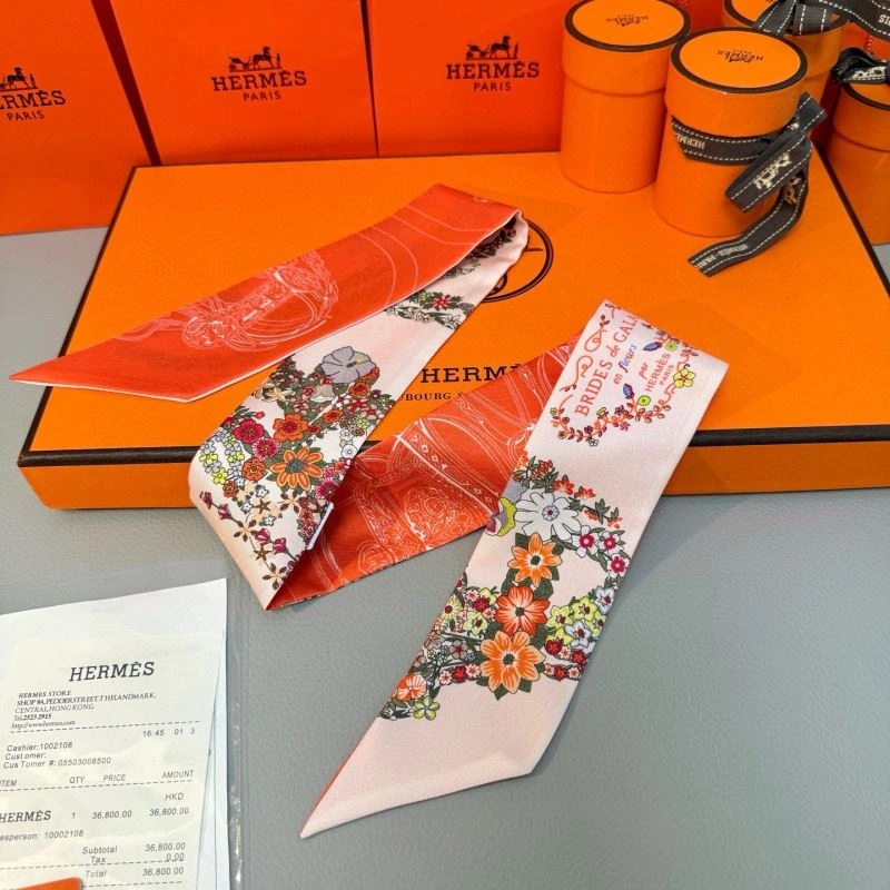 Seasonal Hermes Silk 272129