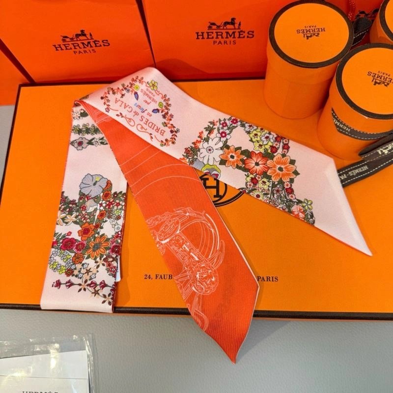 Seasonal Hermes Silk 272129
