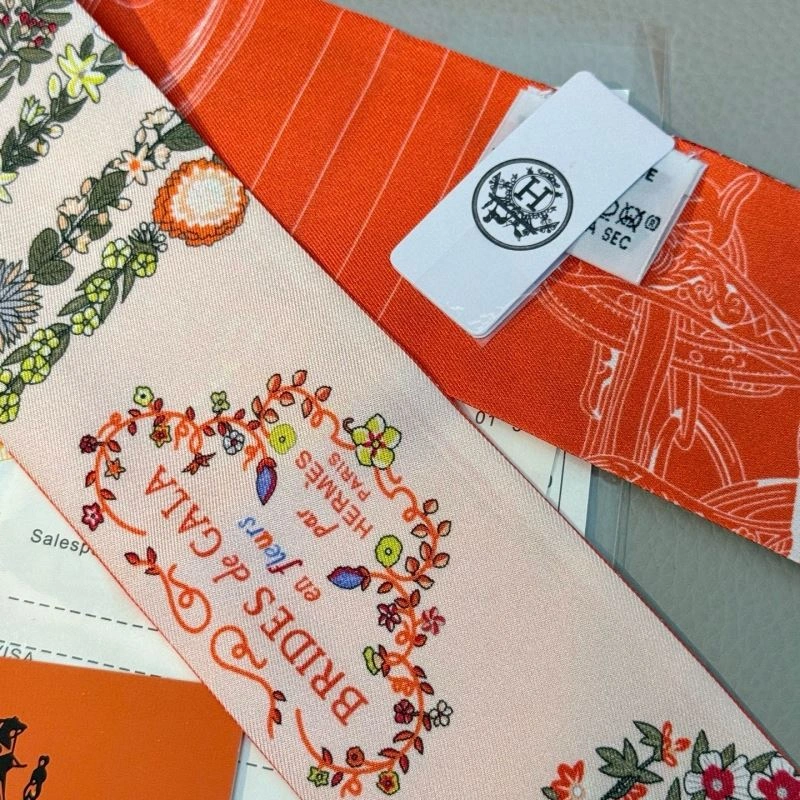 Seasonal Hermes Silk 272129