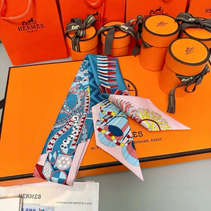 Bold Hermes Silk 272118