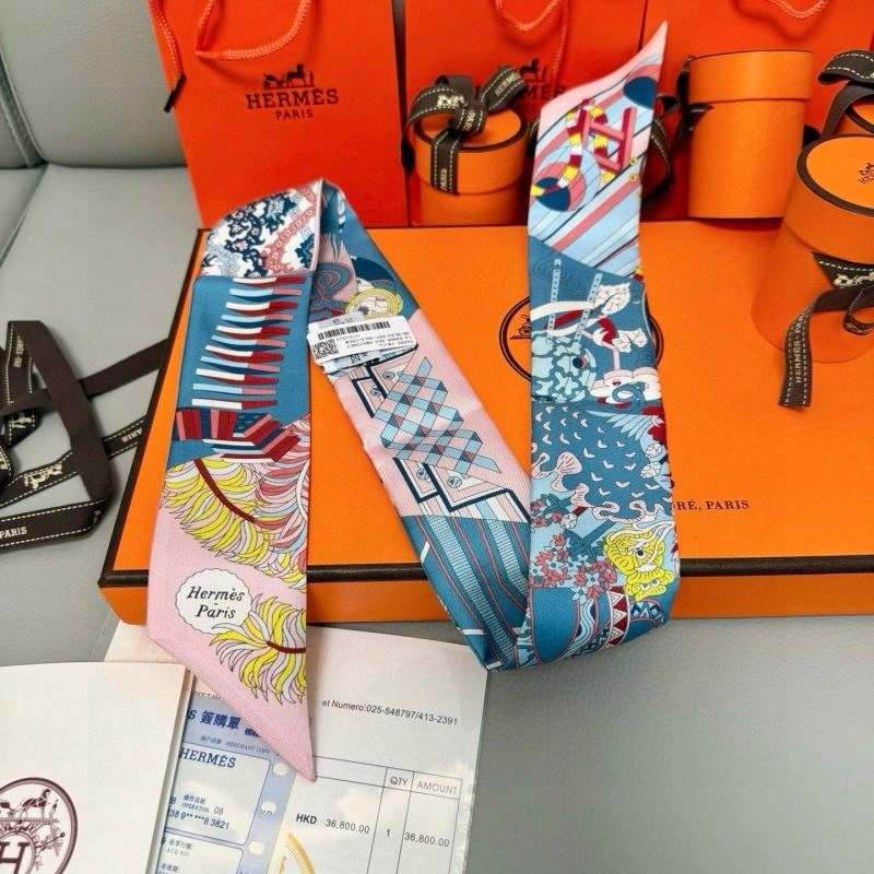 Bold Hermes Silk 272118