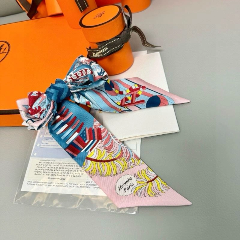 Bold Hermes Silk 272118