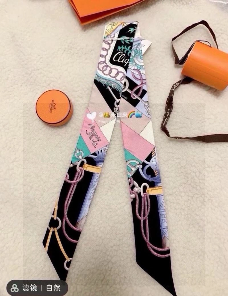 Modern Hermes Silk 272111