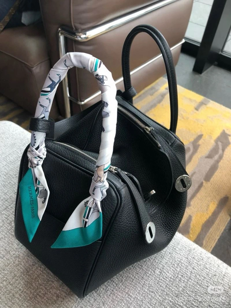 Hermes Silk Seasonal 272104