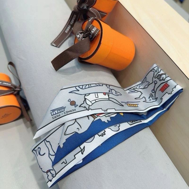 Bold Hermes Silk 272107