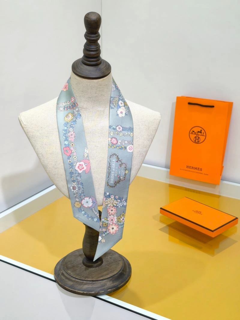 Trendsetting Hermes Silk 272494