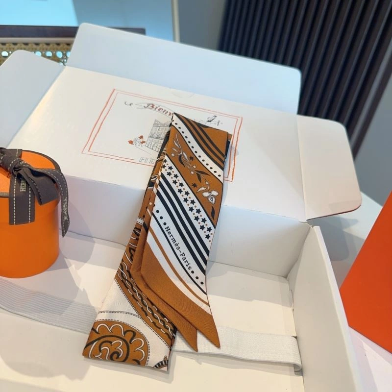 Trendsetting Hermes Silk 272895