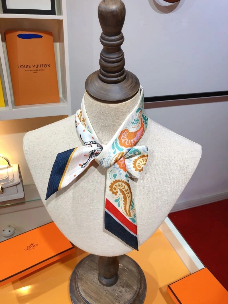 Neat Hermes Silk 272821