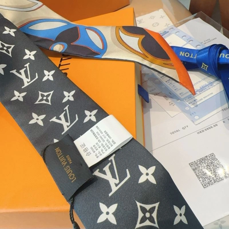 Hermes Silk Chic 272786