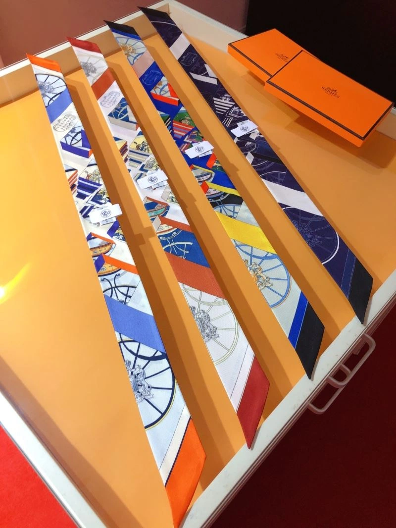 Fashionable Hermes Silk 272685