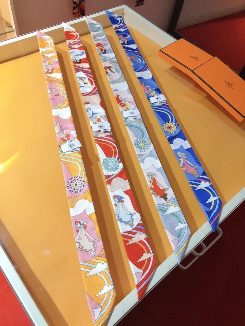 Unique Hermes Silk 272682