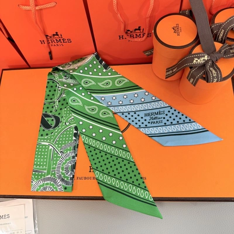 Trendsetting Hermes Silk 272654