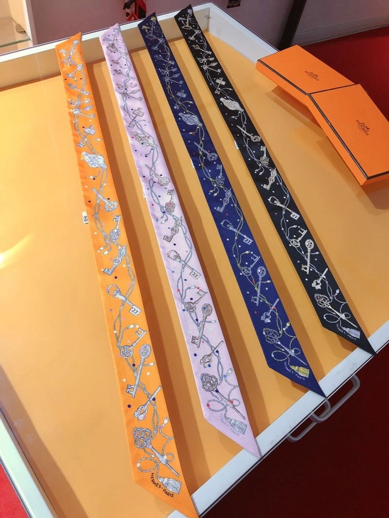 Durable Hermes Silk 272647