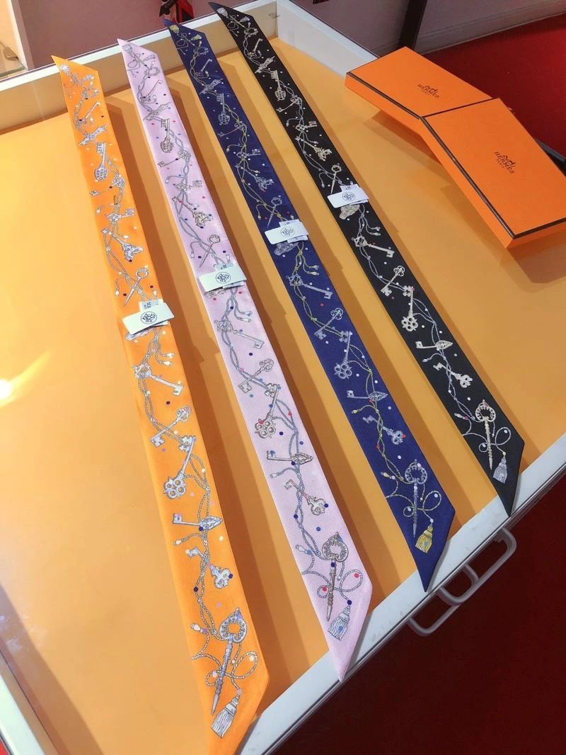 Durable Hermes Silk 272647