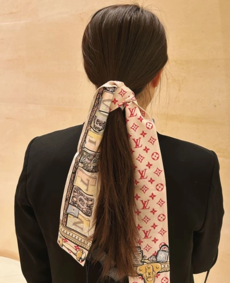 Sophisticated Hermes Silk 272635