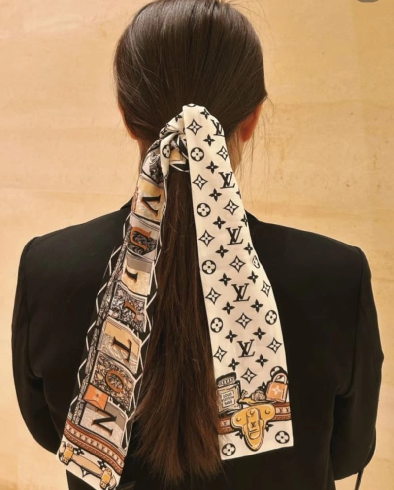 Hermes Silk Chic 272620
