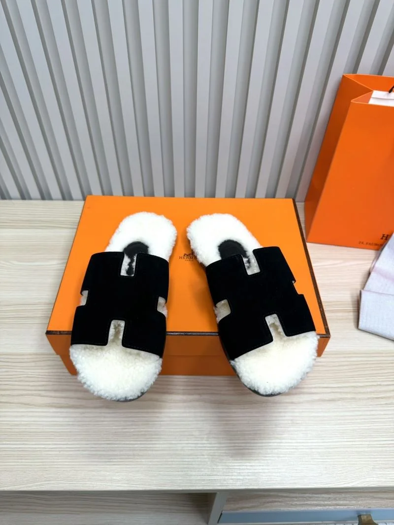 Lightweight Hermes Slippers 26165