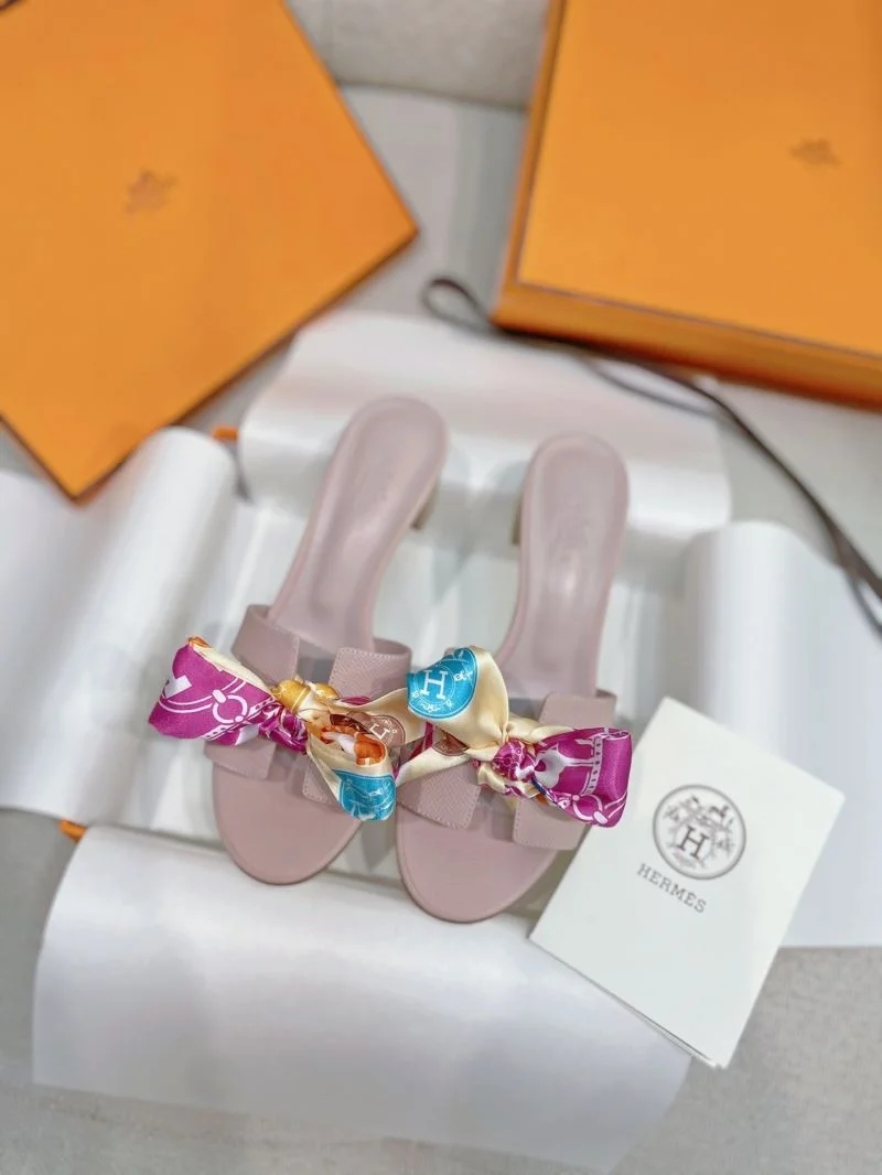WellDesigned Hermes Slippers 27517