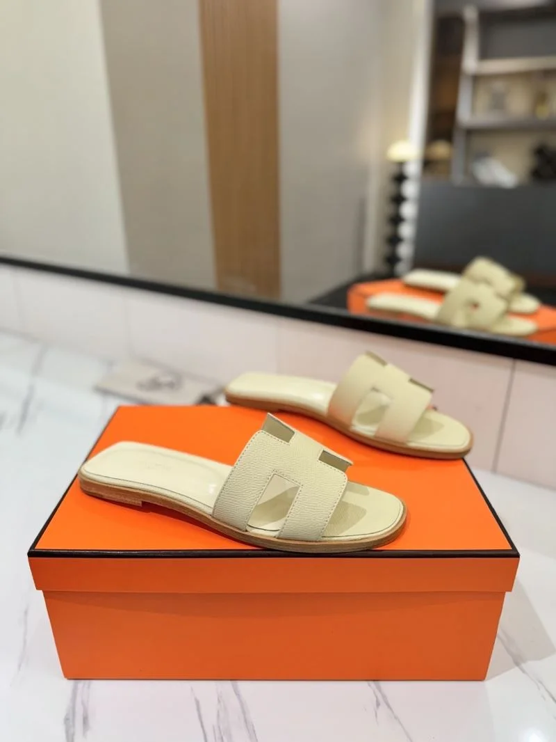 Trendsetting Hermes Slippers 27448
