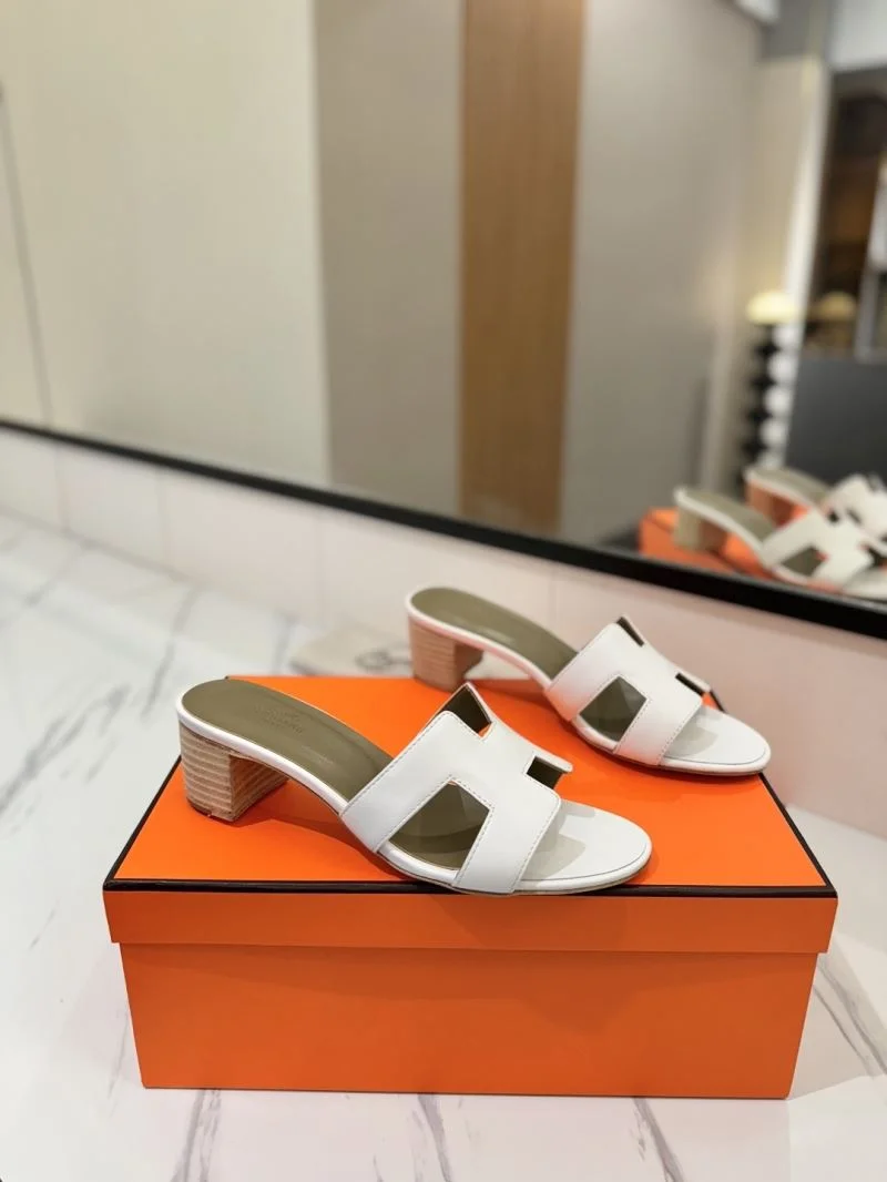 Chic Hermes Slippers 27422