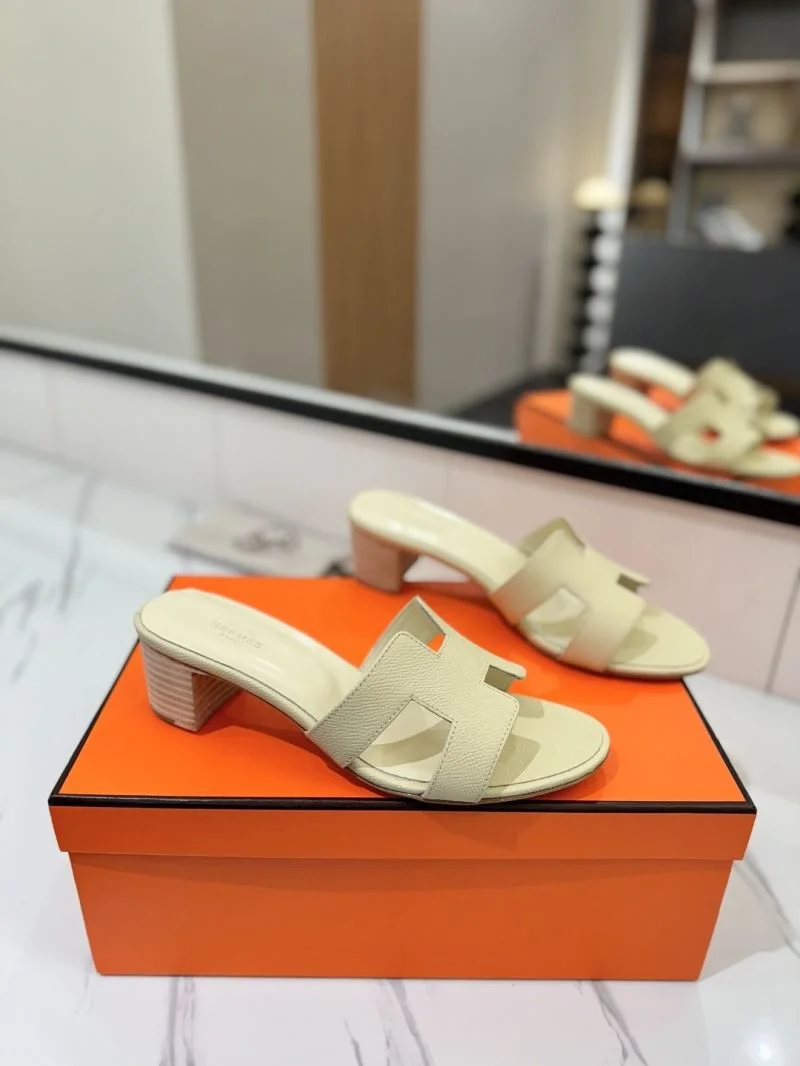 Neat Hermes Slippers 27392
