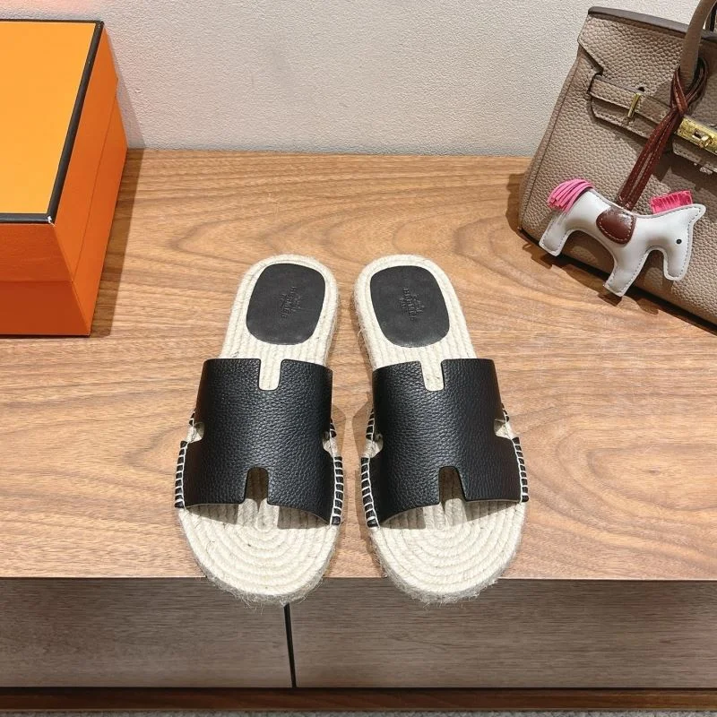 Versatile Hermes Slippers 26833