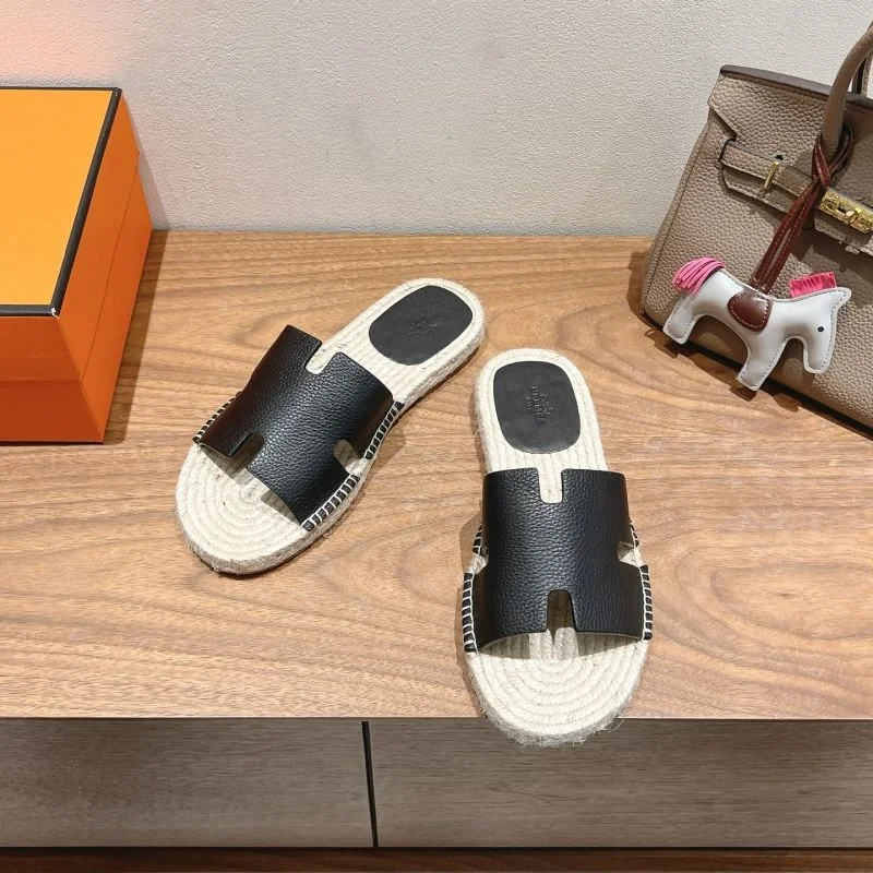 Versatile Hermes Slippers 26833