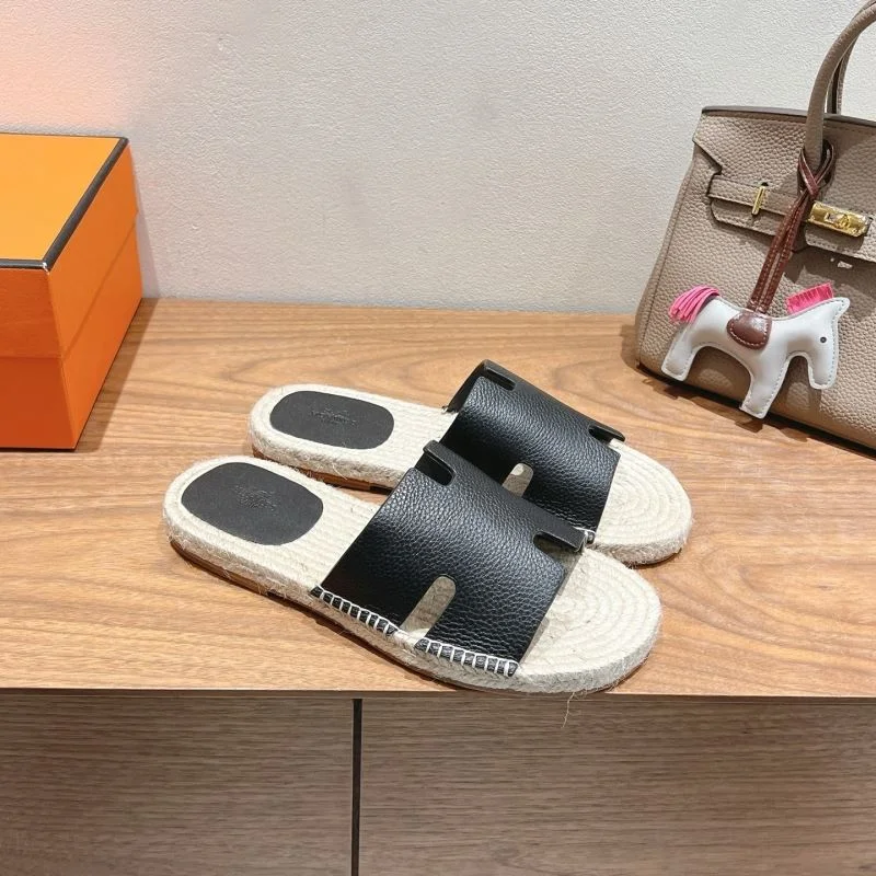 Versatile Hermes Slippers 26833