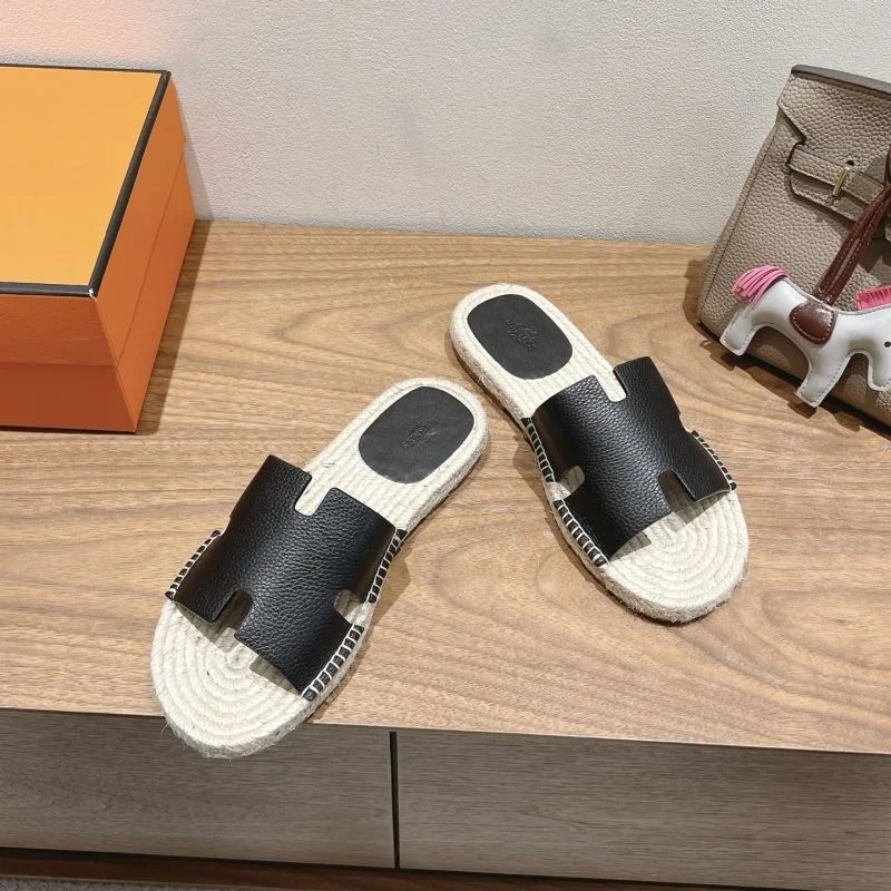 Versatile Hermes Slippers 26833