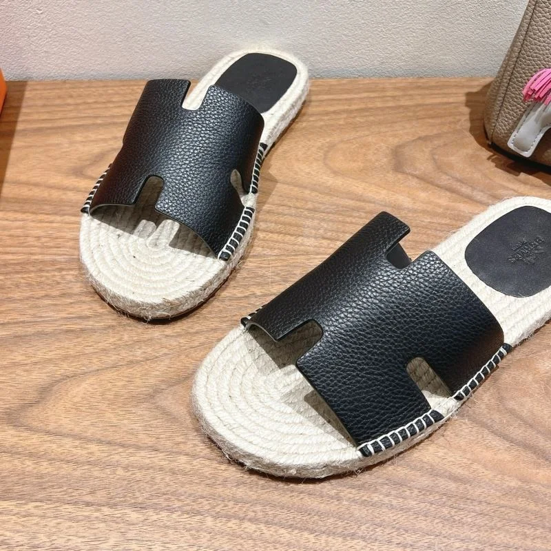 Versatile Hermes Slippers 26833