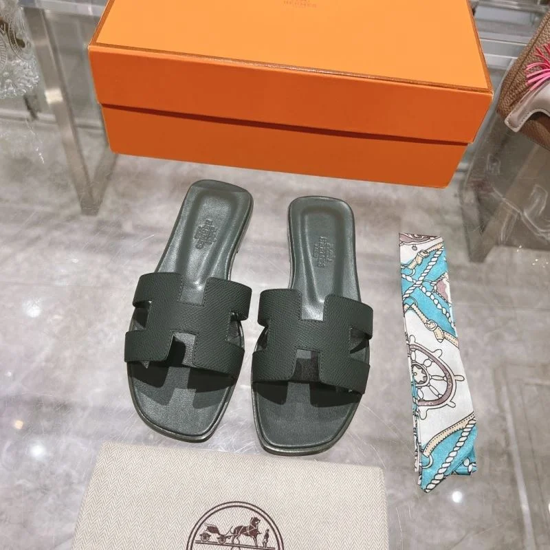 WellDesigned Hermes Slippers 28370