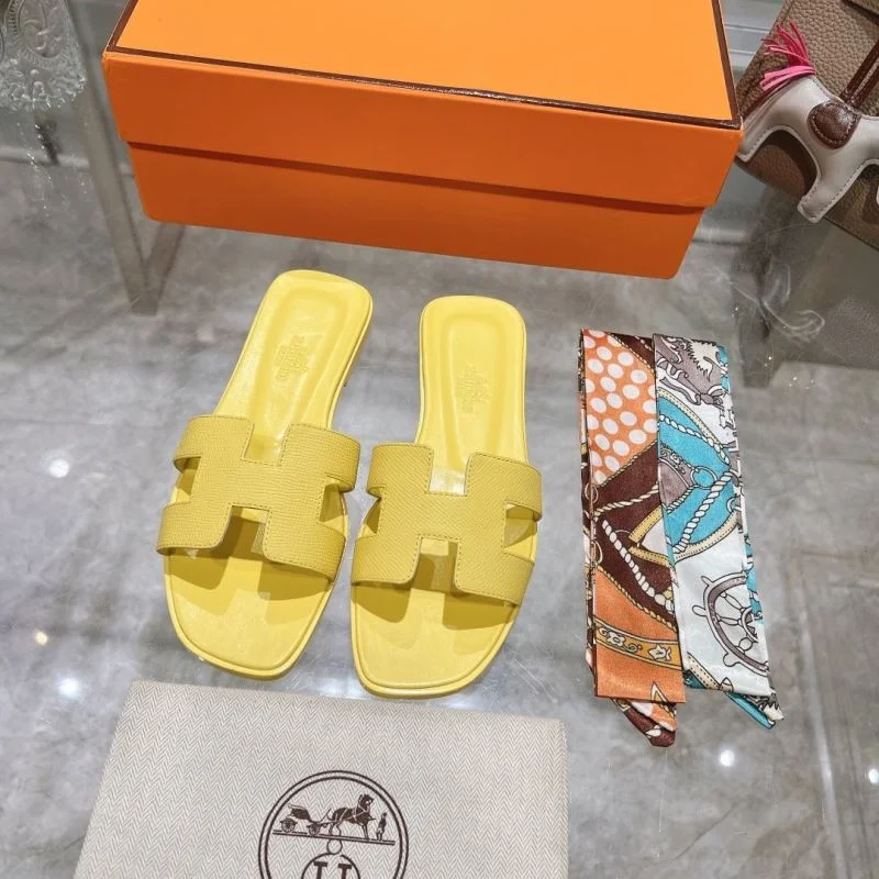WellDesigned Hermes Slippers 28220