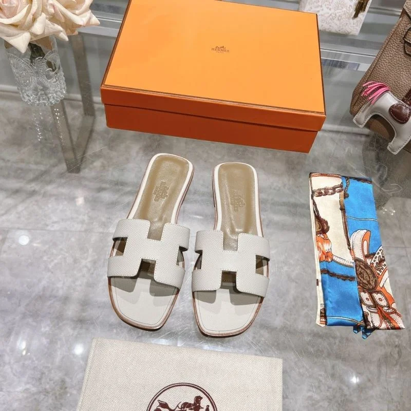 Vibrant Hermes Slippers 28179