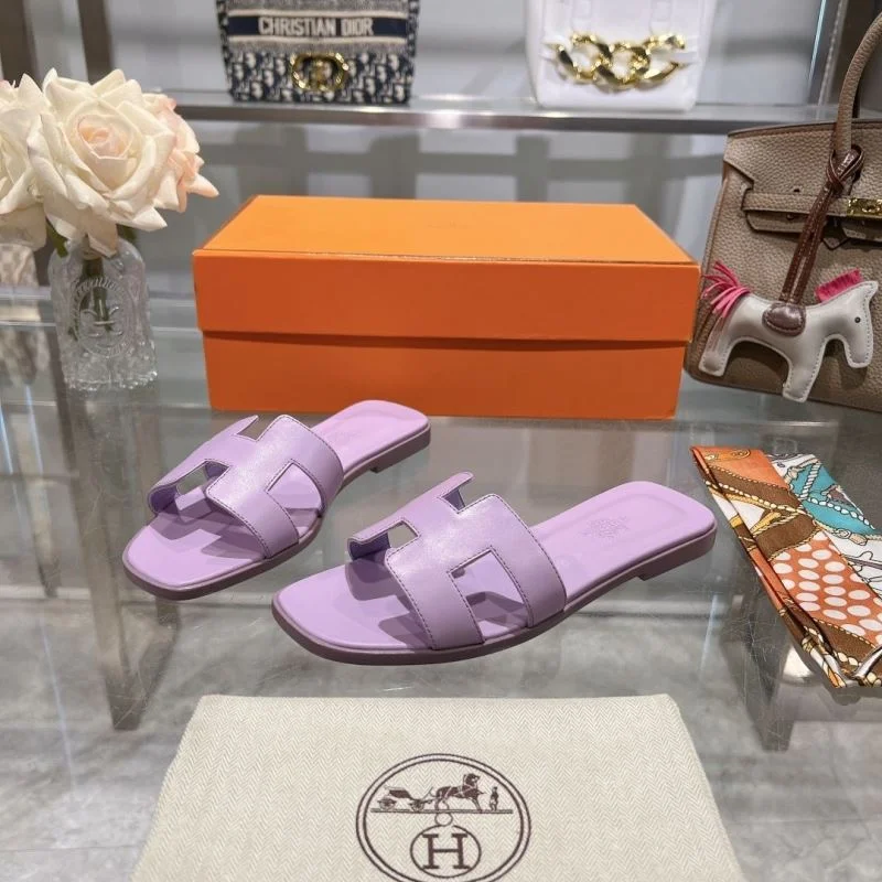 WellDesigned Hermes Slippers 28111