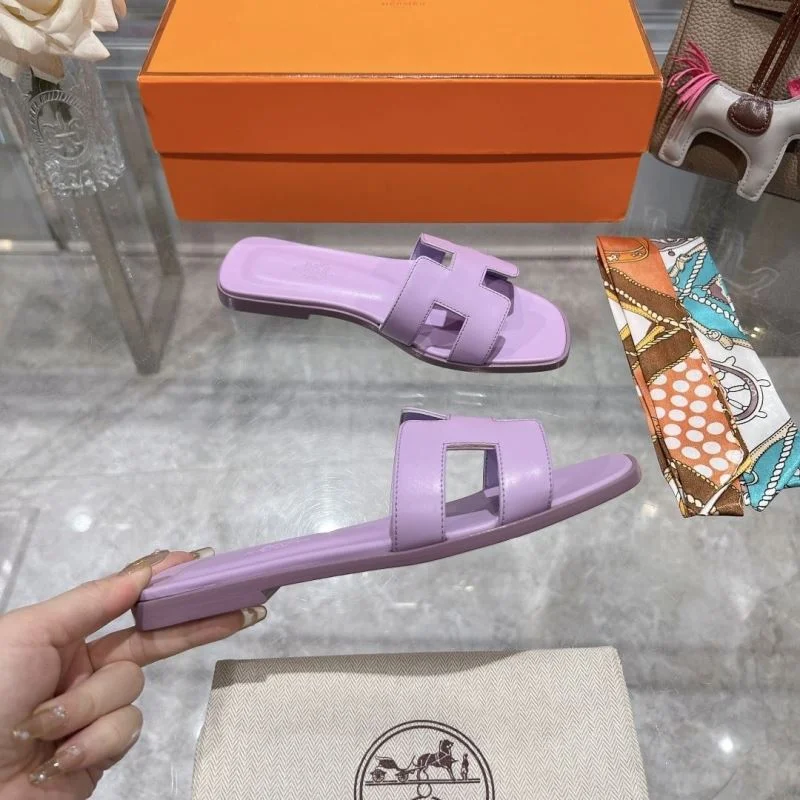 WellDesigned Hermes Slippers 28111