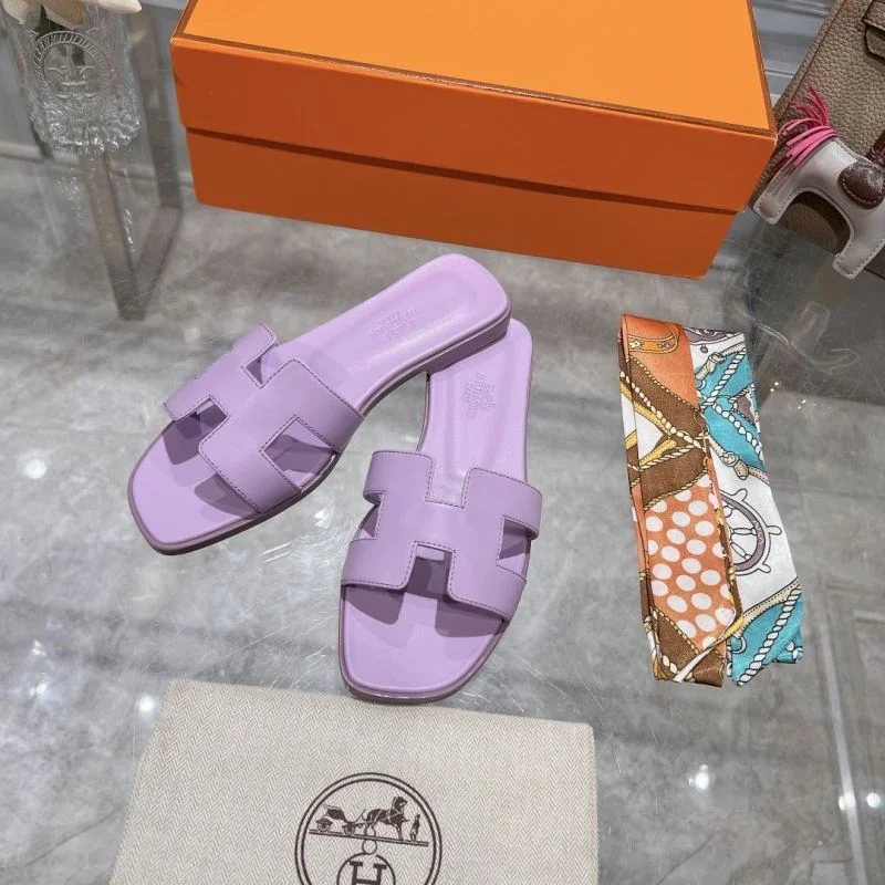 WellDesigned Hermes Slippers 28111