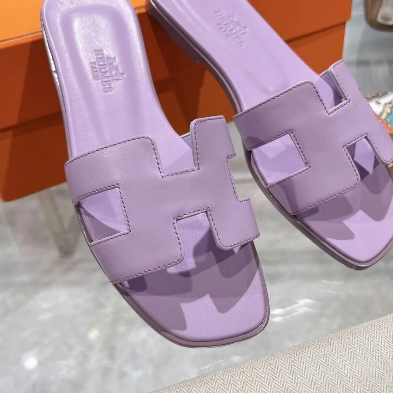 WellDesigned Hermes Slippers 28111