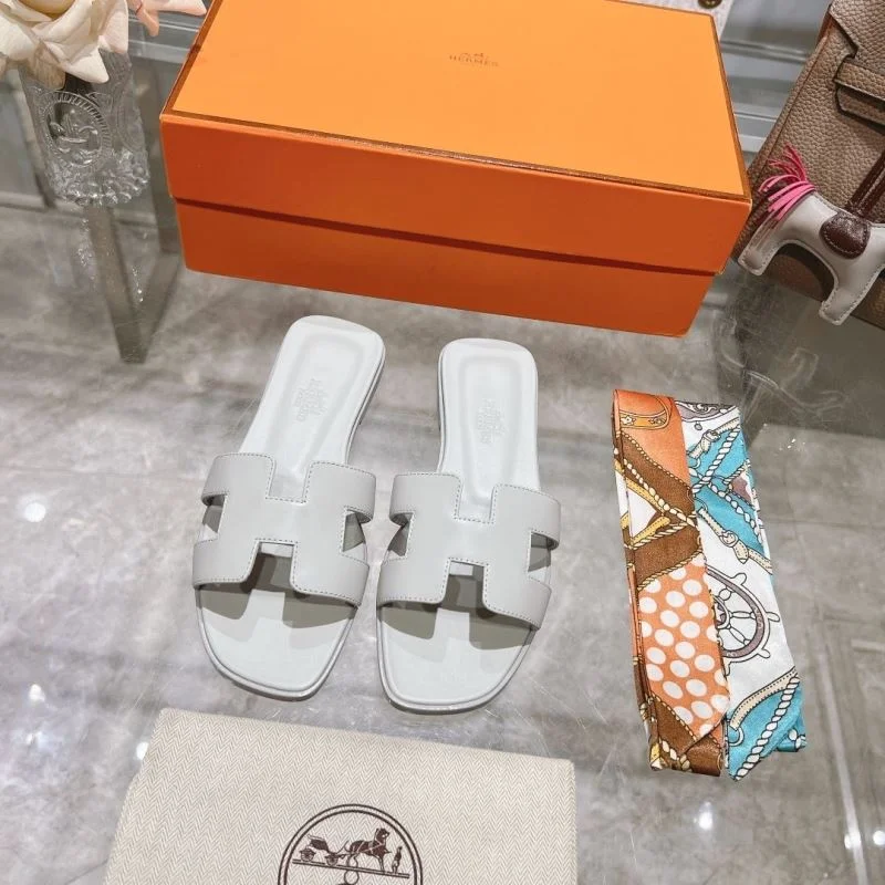 Minimalist Hermes Slippers 28119