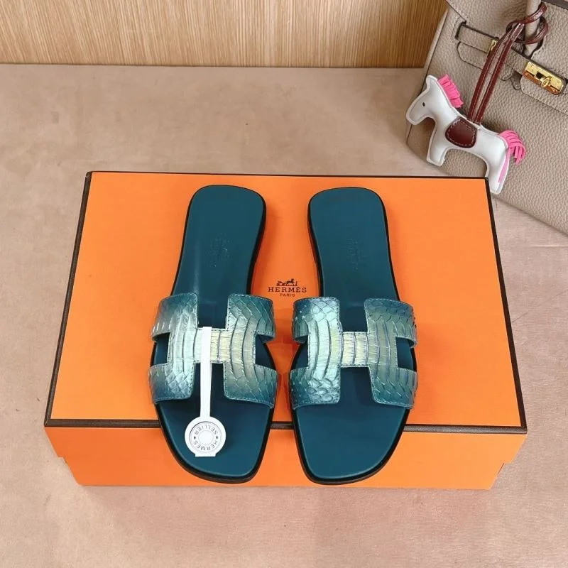 Cozy Hermes Slippers 28079