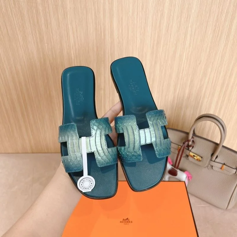 Cozy Hermes Slippers 28079