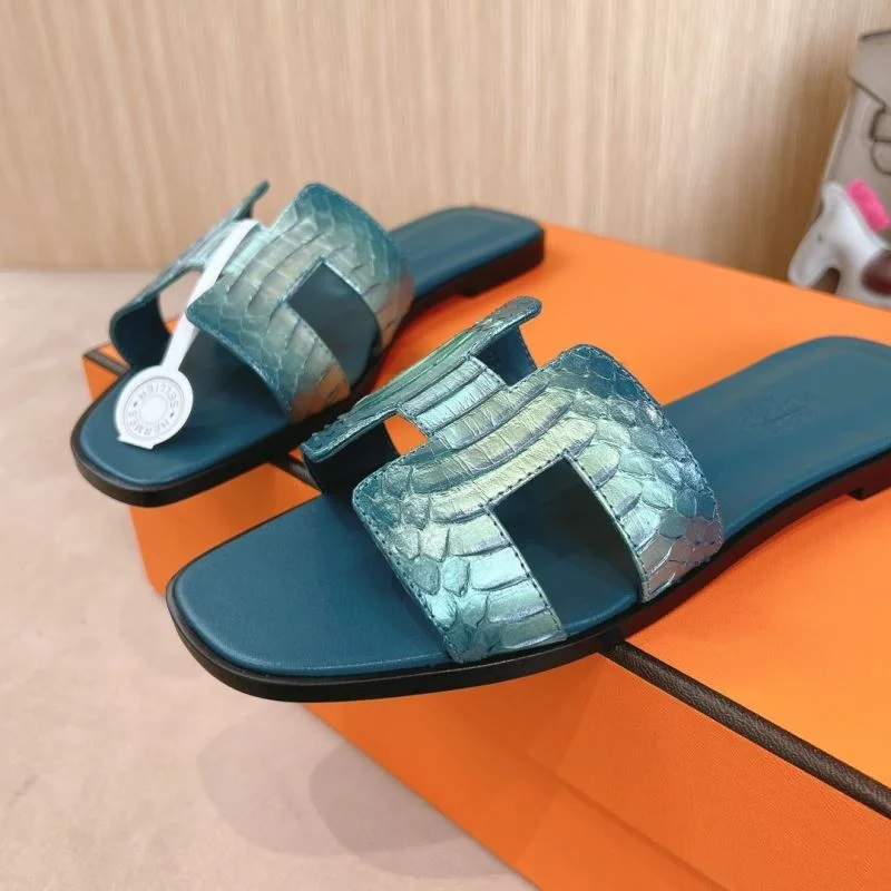 Cozy Hermes Slippers 28079