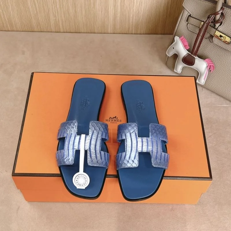 Resilient Hermes Slippers 28083