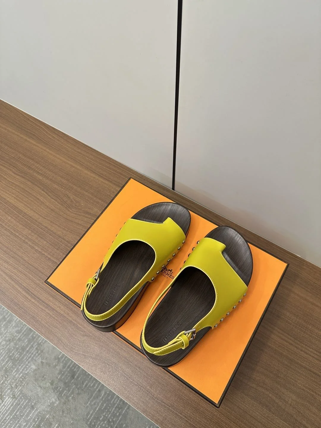 UrbanStyle Hermes Slippers 26418