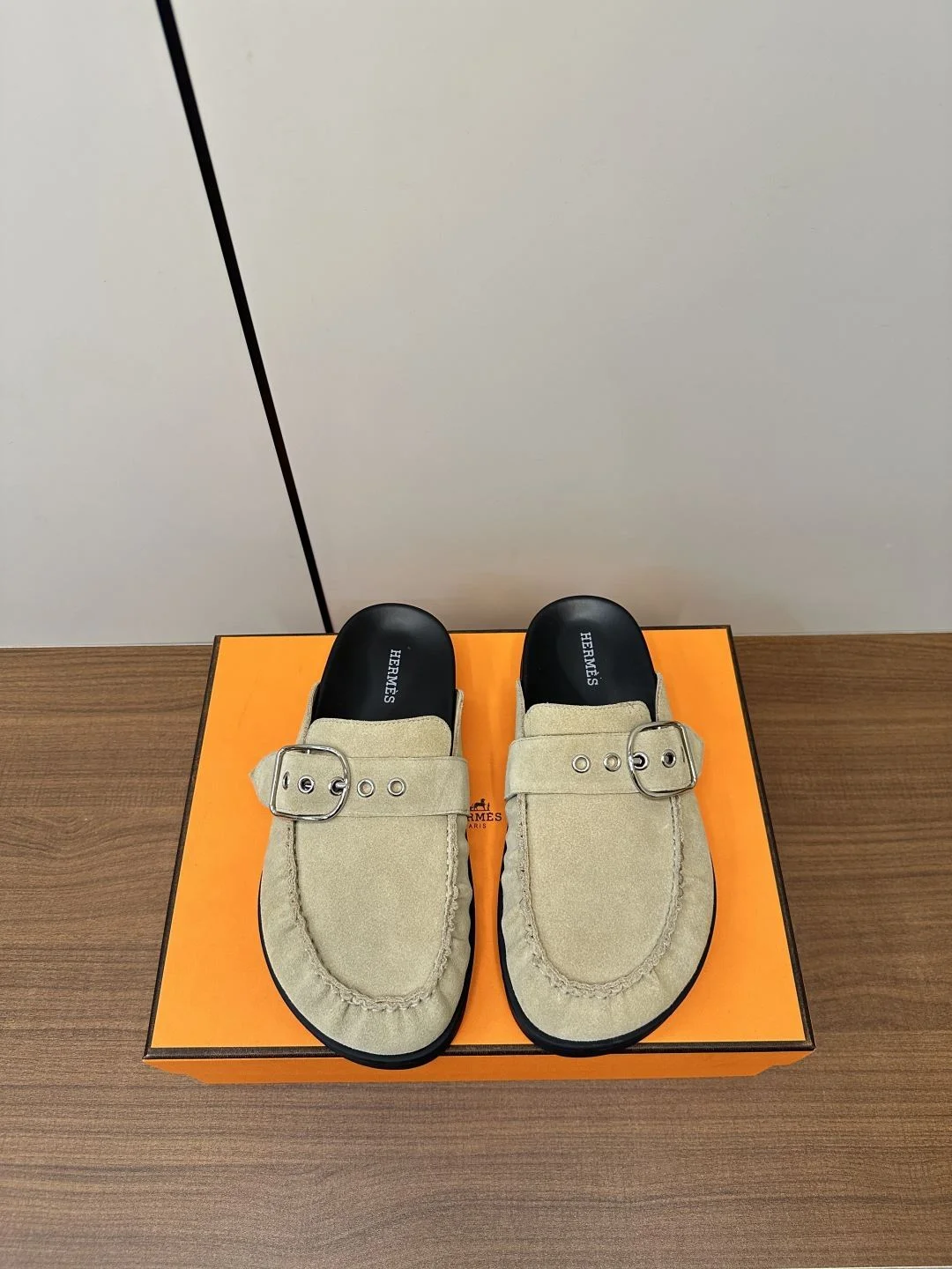 Sporty Hermes Slippers 26411