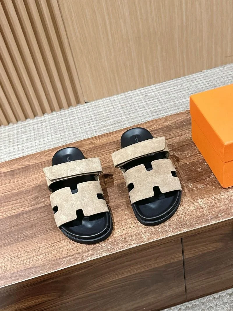 Seasonal Hermes Slippers 26385