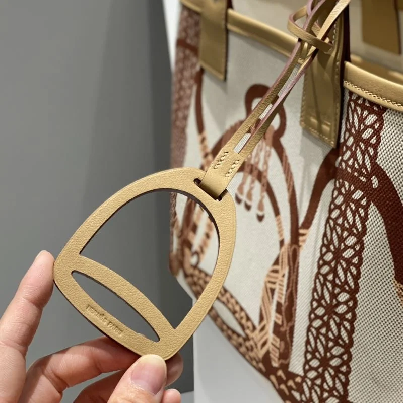 Neat Hermes Steeple Bags 48564
