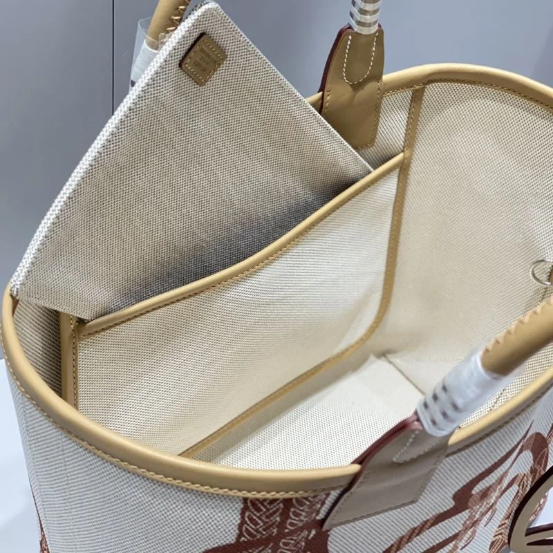 Neat Hermes Steeple Bags 48564