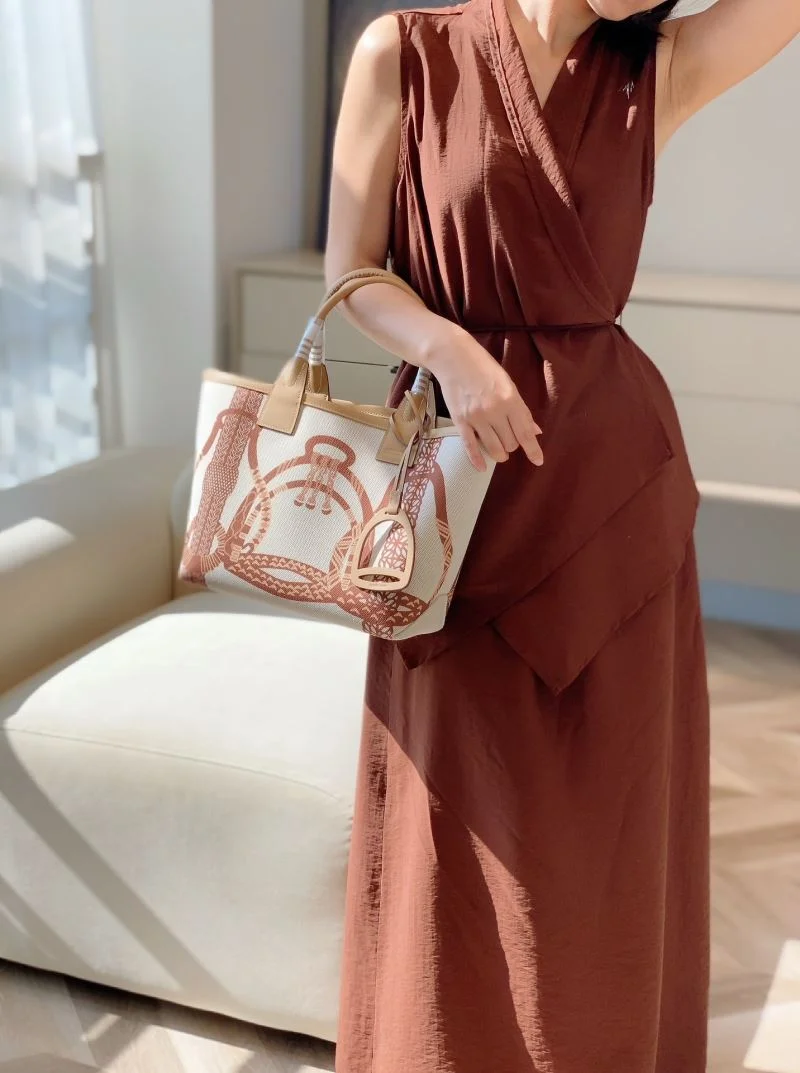 Neat Hermes Steeple Bags 48564
